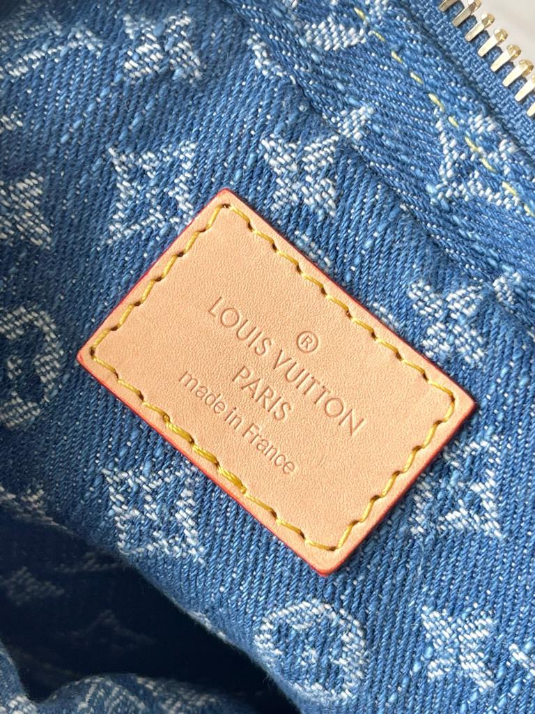 Louis Vuitton Pochette Valley Bag Denim Blue 21cm M13571