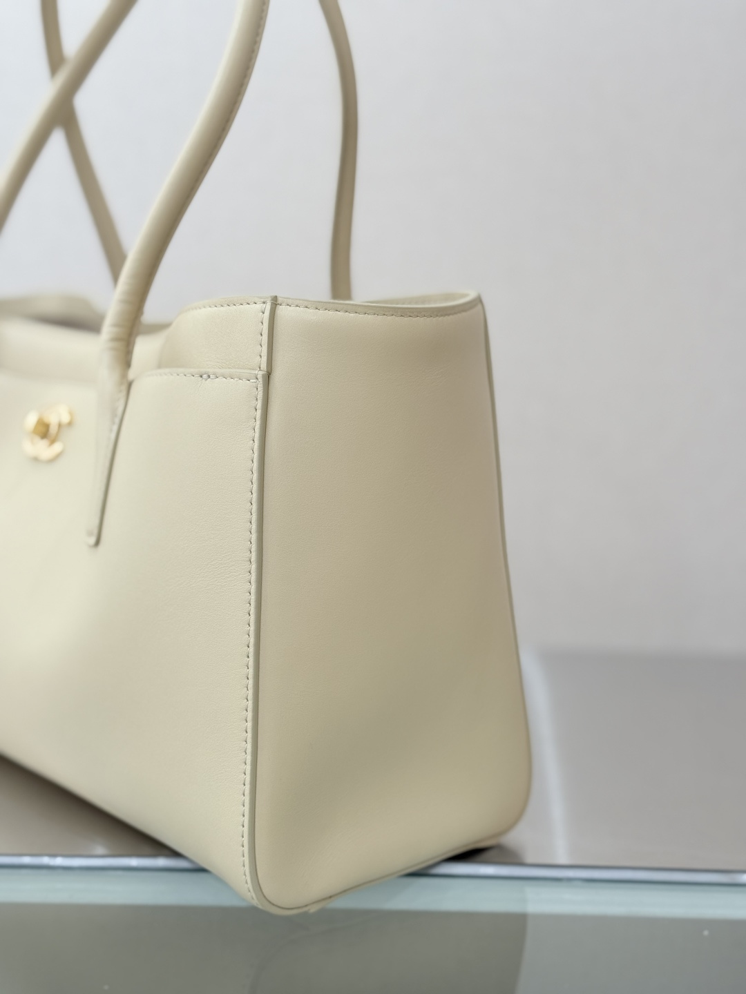 26S Beige Smooth Calfskin Cerf Executive Shopper Tote Bag with Gold Hardware