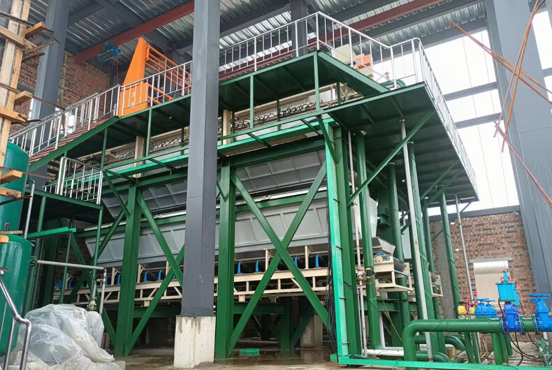 A complete set of high-pressure diaphragm filter press for sewage treatment