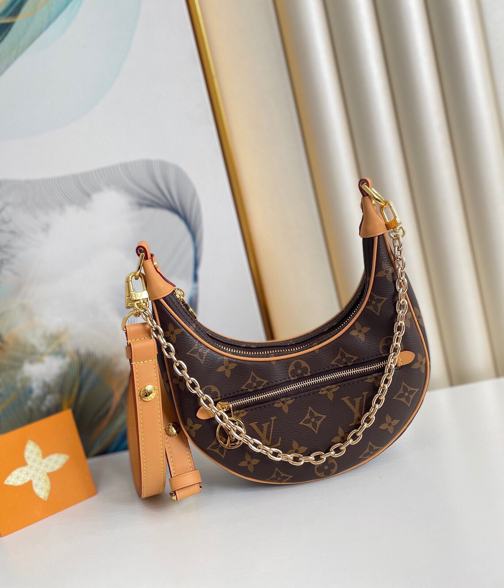Louis Vuitton Loop Bag Monogram Canvas M81098 23cm/9.1in