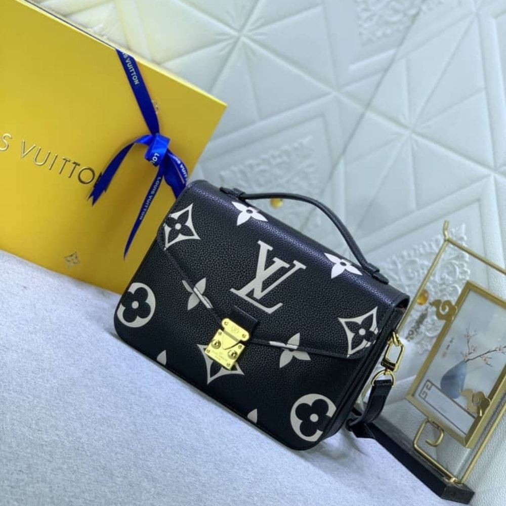 Louis Vuitton Pochette Métis Bag Black 25Cm M45773