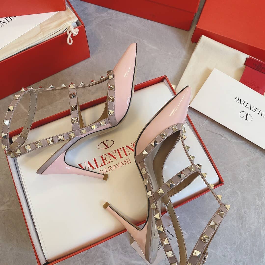 Valentino Garavani Patent Rockstud Caged Pump Pink