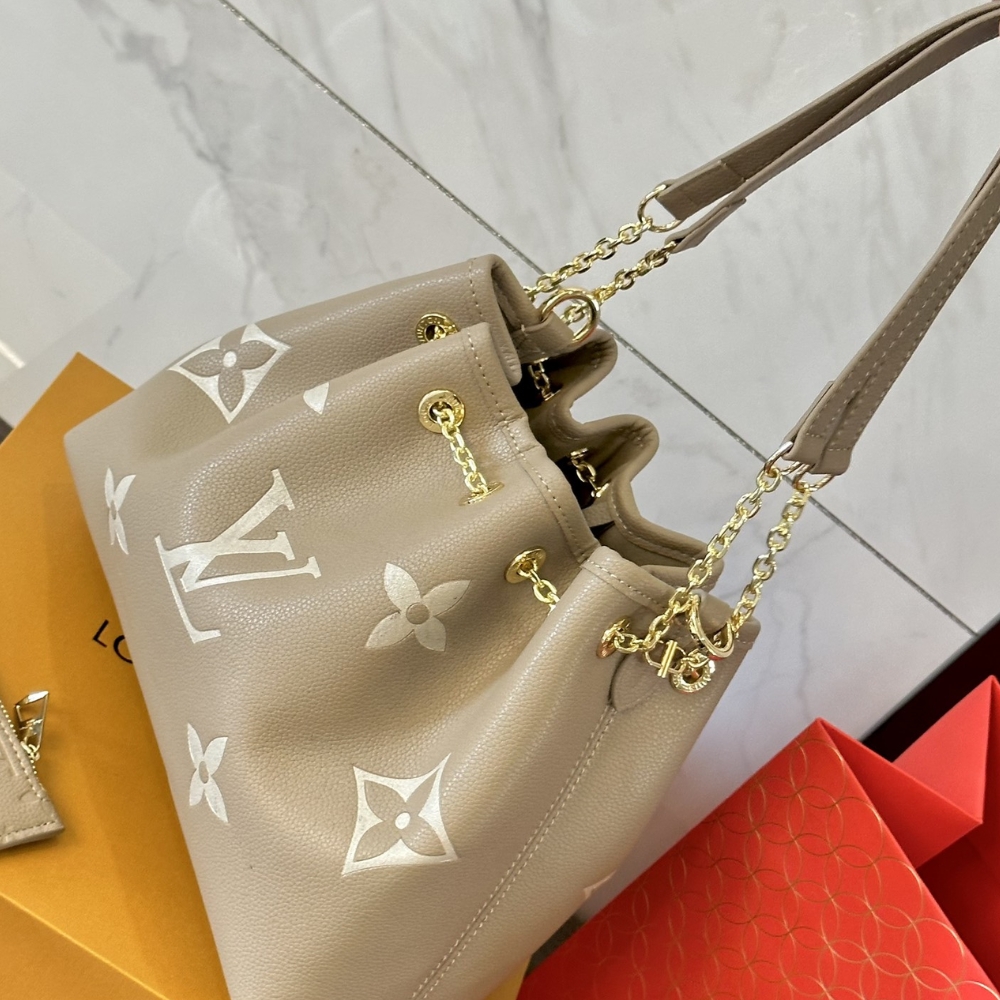 Louis Vuitton Summer Bundle Bag Tourterelle Grey 28Cm M25453