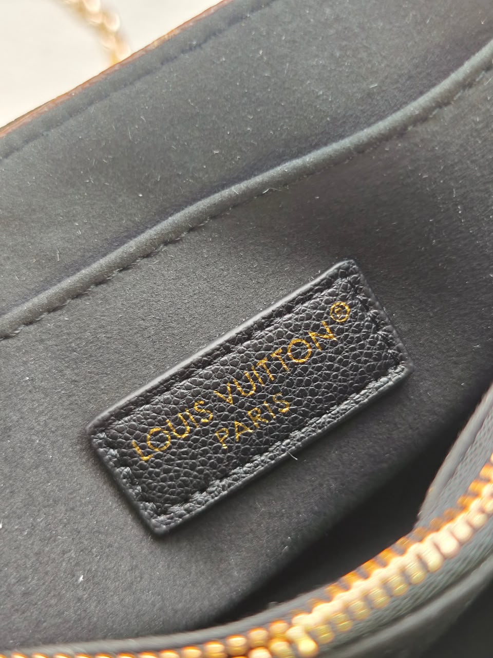 Louis Vuitton Madeleine BB Monogram/Black 24cm M28424