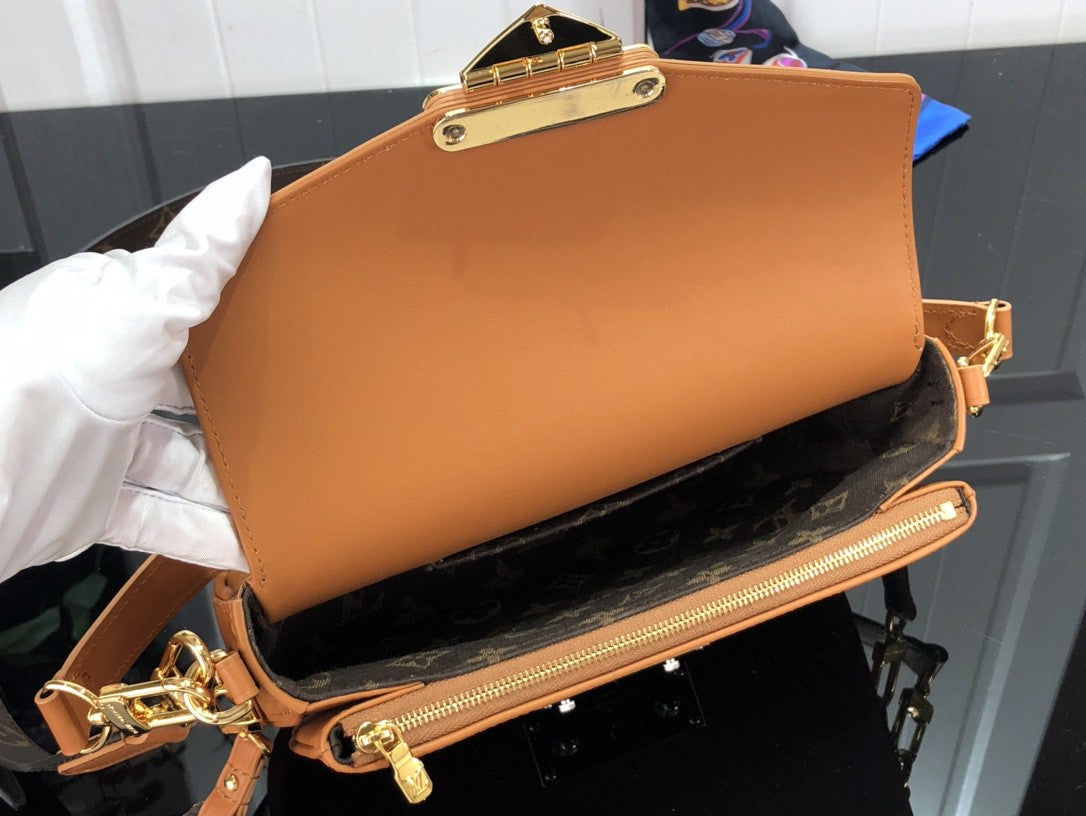 Louis Vuitton Swing 24Cm Hazelnut Brown