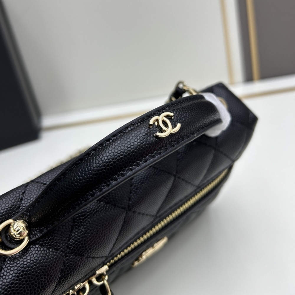 Chanel 25C Vanity With Chain Gold Hardware Black 19Cm