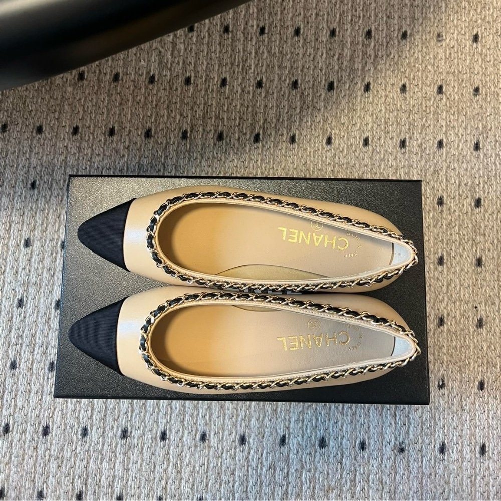 Chanel Leather And Fabric Cc Chain Link Ballet Flats Beige And Black