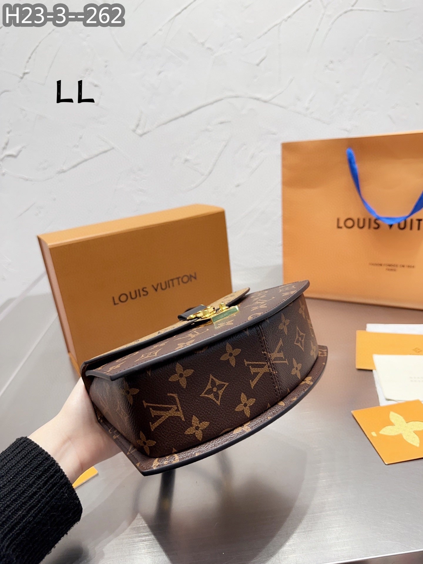 Louis Vuitton Tilsitt Bag Brown 23Cm M46548