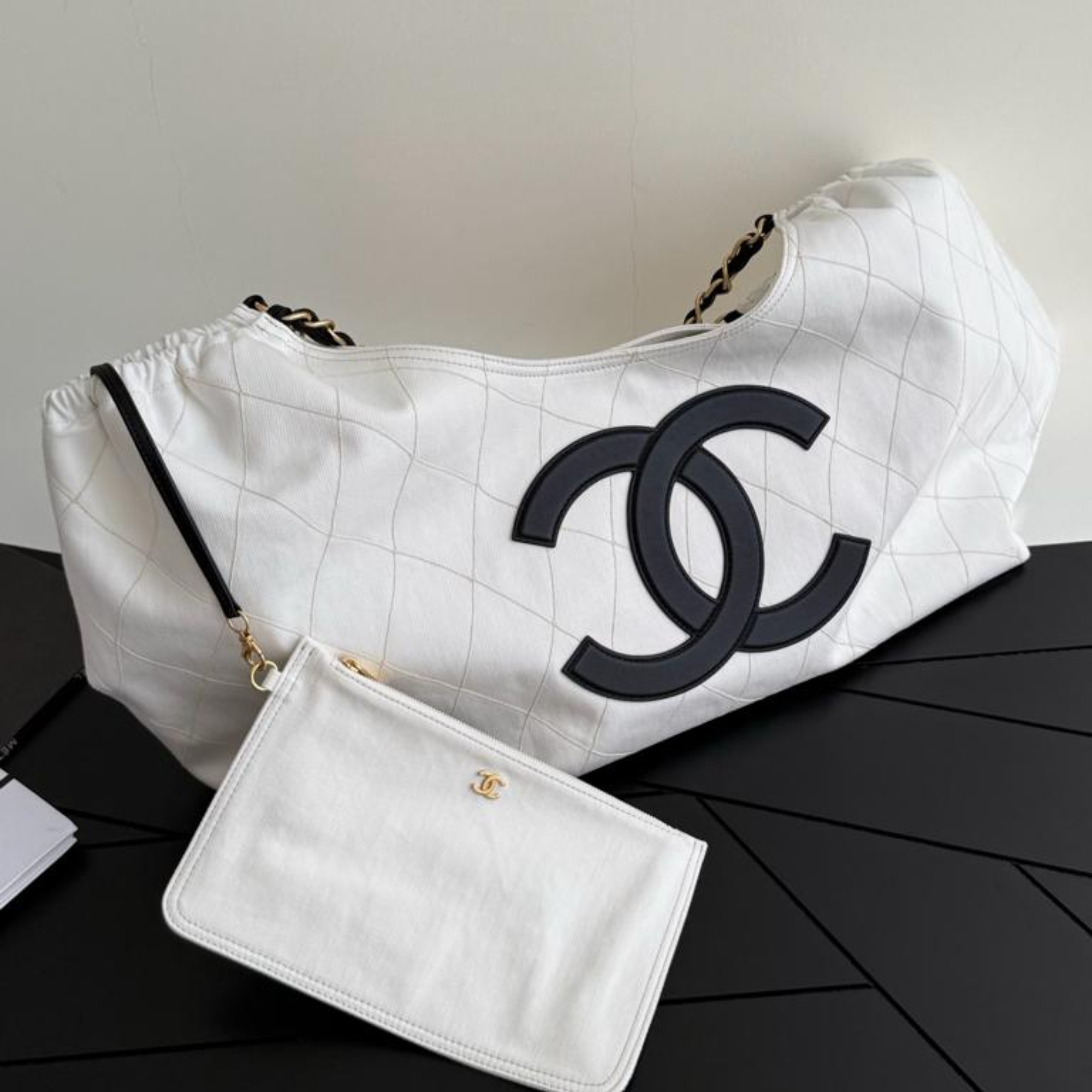 Chanel Coco Beach White And Black 43cm/16.9in