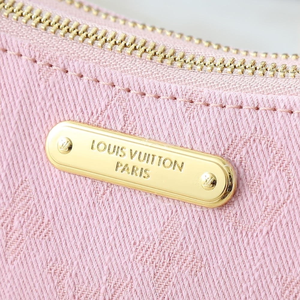 Louis Vuitton Liv Pochette Monogram Denim Washed Pink 24Cm M14159