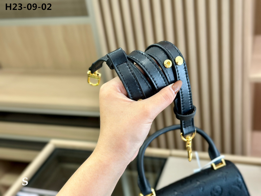 Louis Vuitton Tilsitt Bag Monogram Black 23Cm