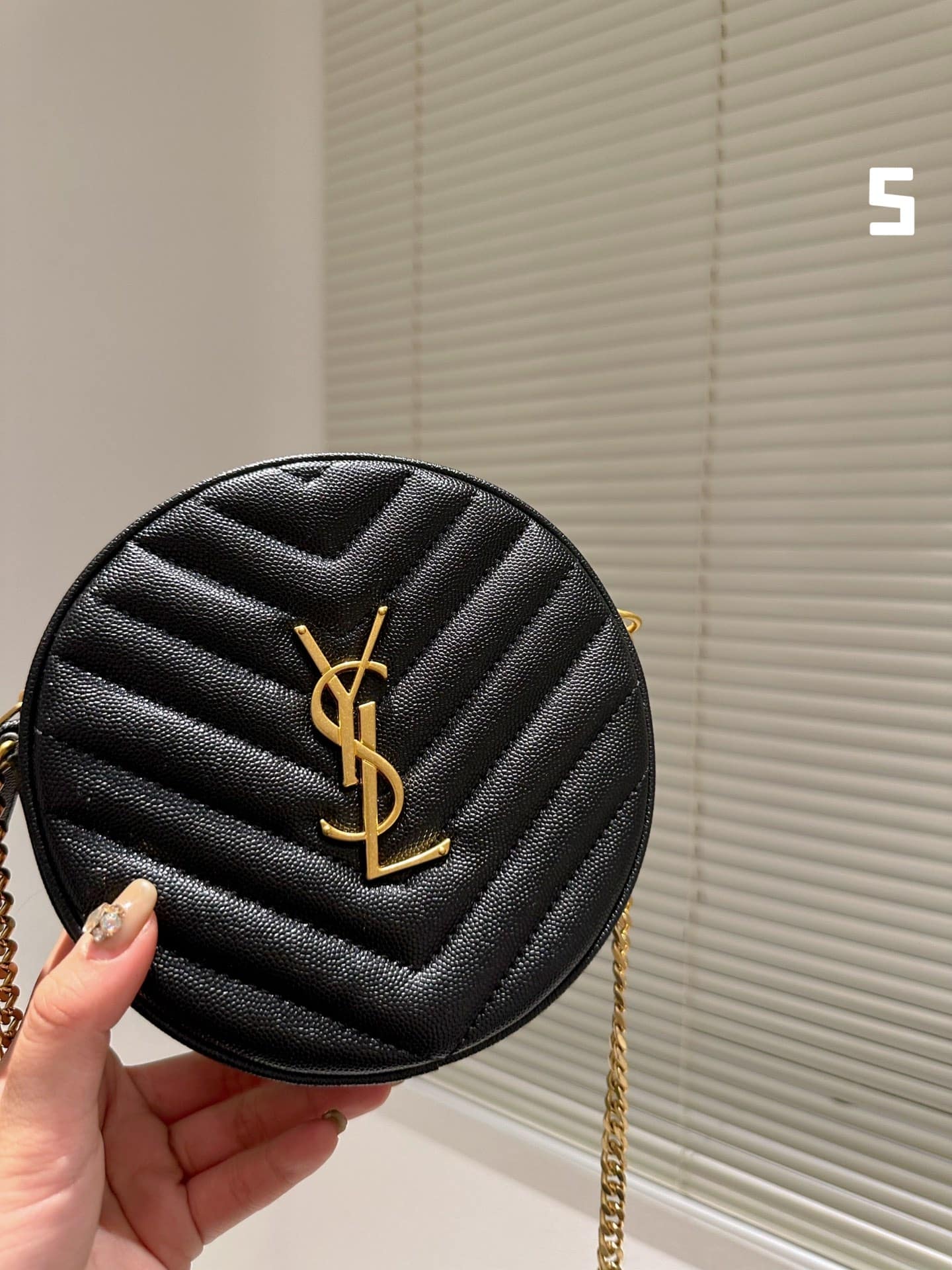 Saint Laurent Vinyle Round Camera Bag In Chevron Quilted Grain De Poudre Embossed Leather 18Cm