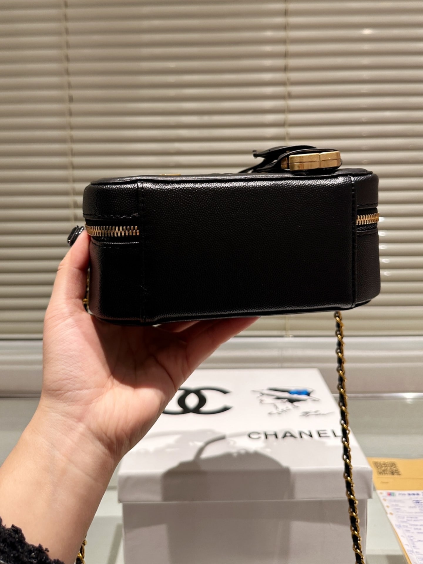 Chanel Small Vanity Case Ss22 Black 17Cm