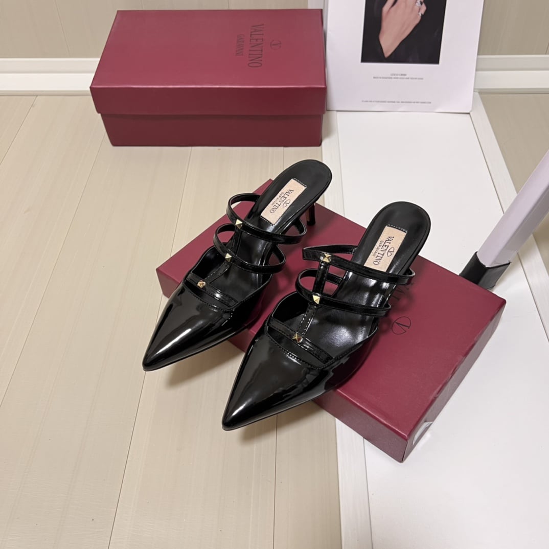 Valentino Garavani Rockstud Wispy Mule In Calfskin Black