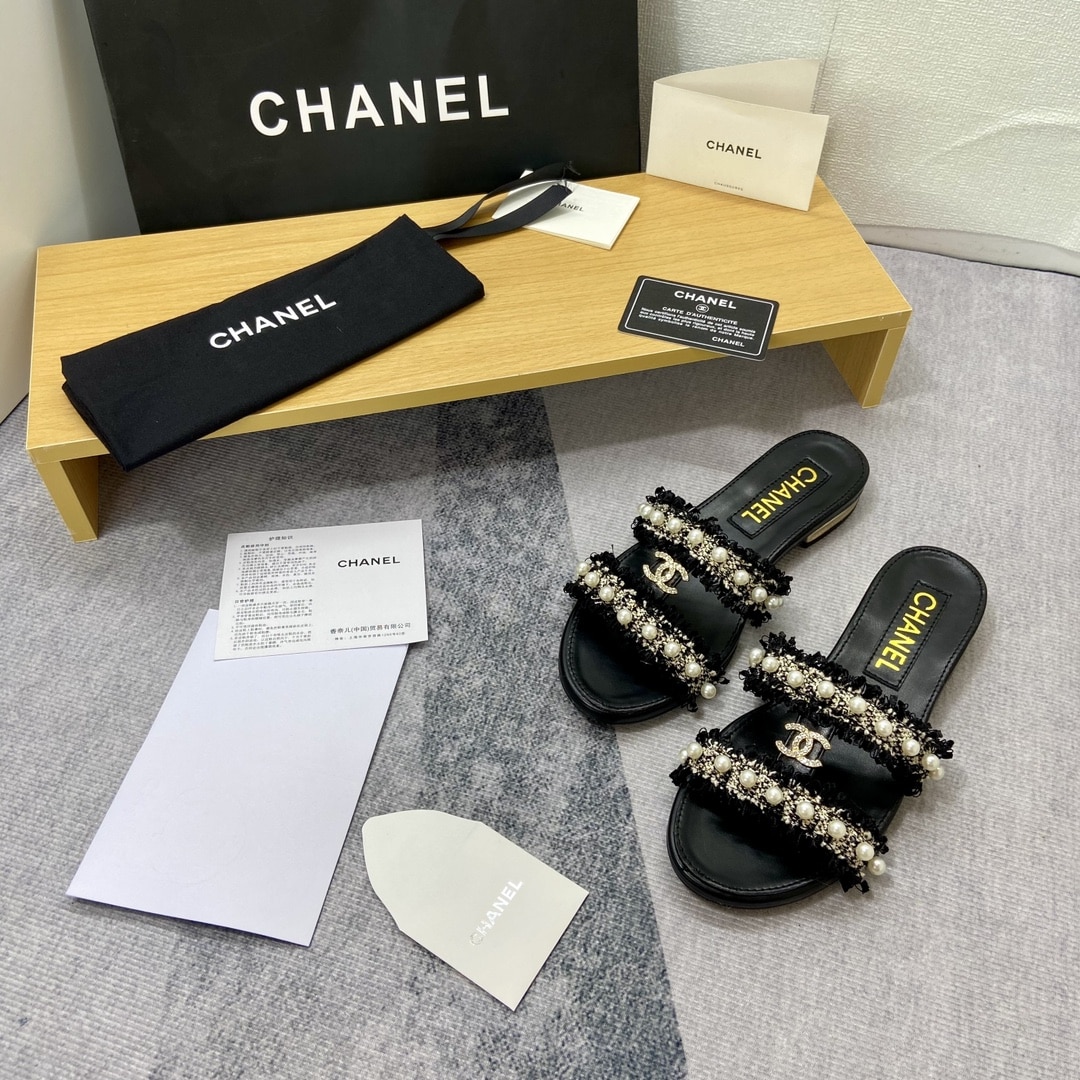 Chanel Mule Slippers Pearl Tweed Black