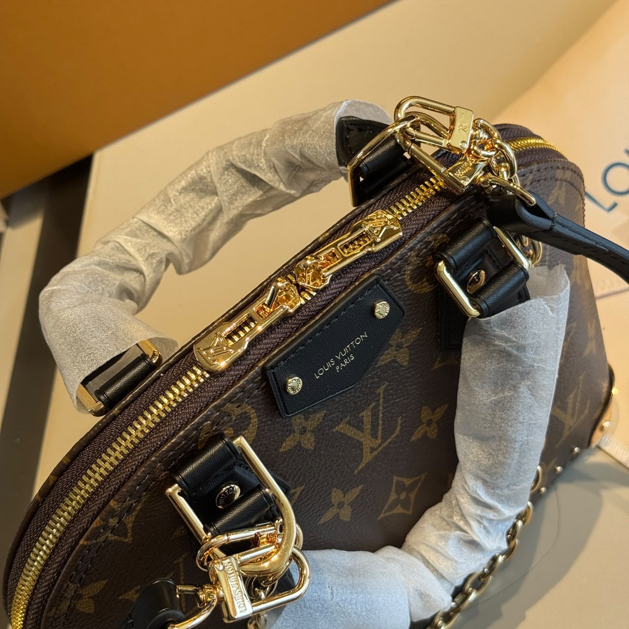 Louis Vuitton Alma Trunk BB Bag Monogram Canvas 22cm M26084