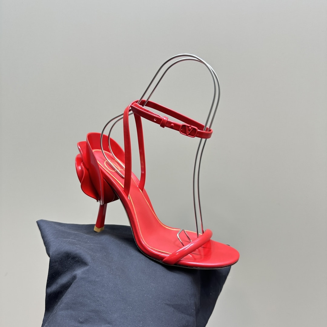Valentino Garavani Archive Roserouche Leather High Heel In Red