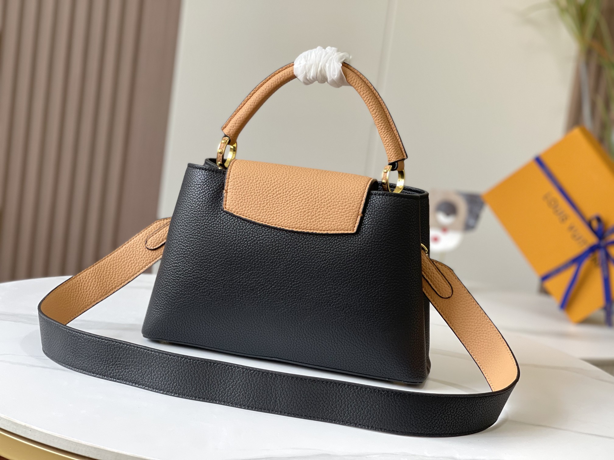 Louis Vuitton Capucines Mm Black 27Cm M59466