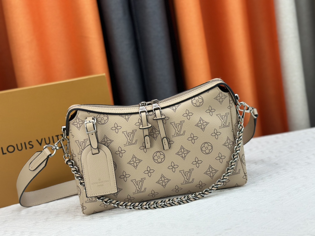 Louis Vuitton Hand It All Pm Galet 29Cm M24255