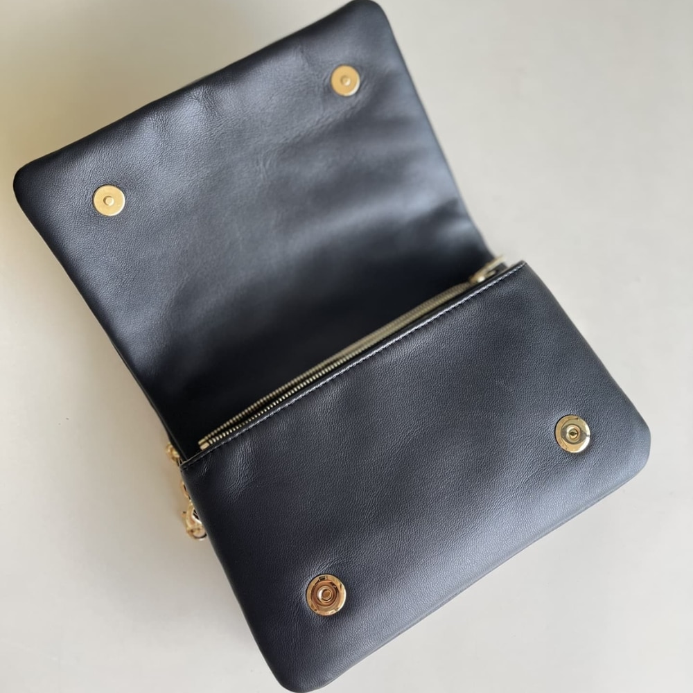 Louis Vuitton Pochette Coussin Black 20Cm M82116