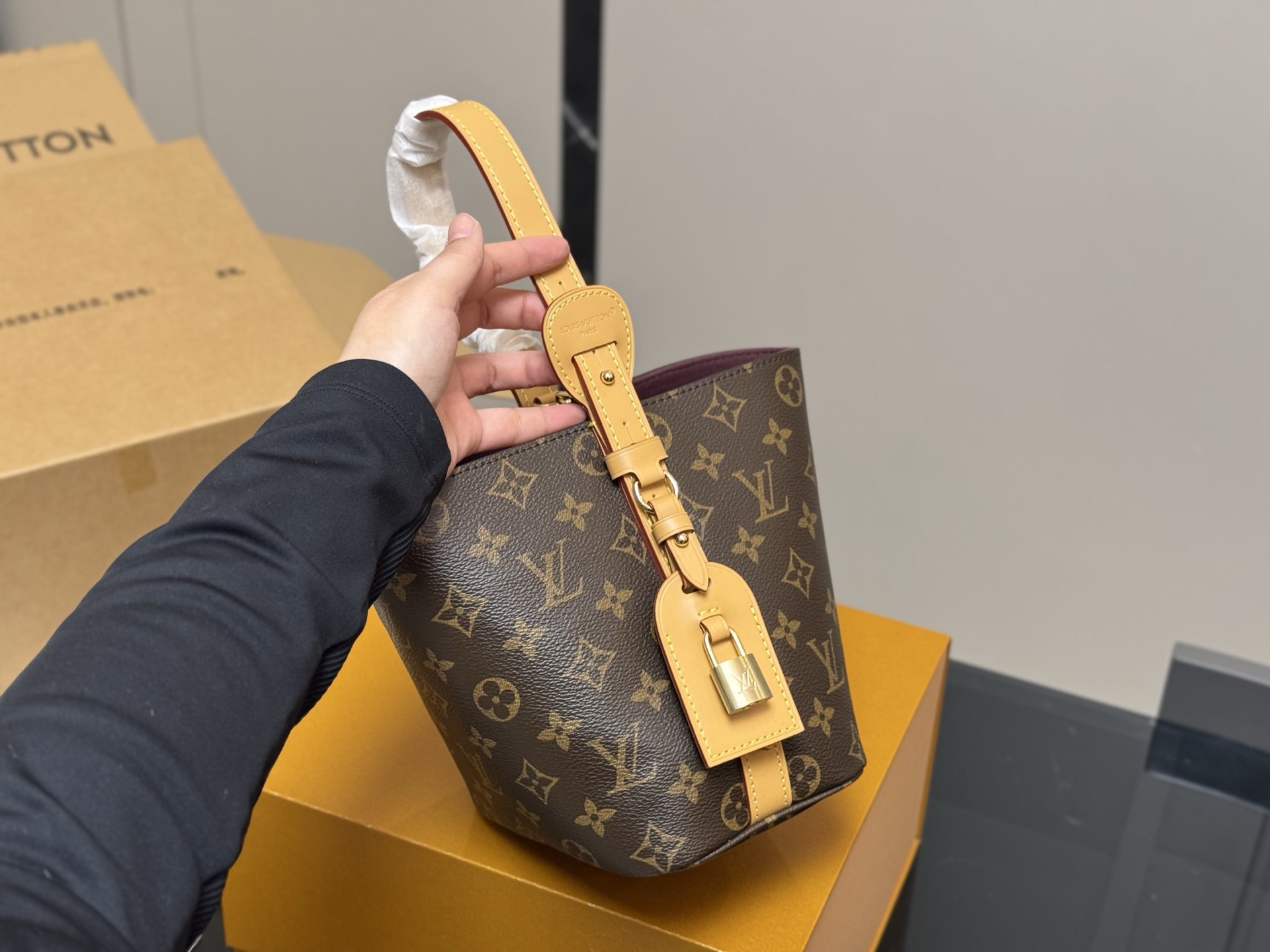 LV All In BB 水桶包