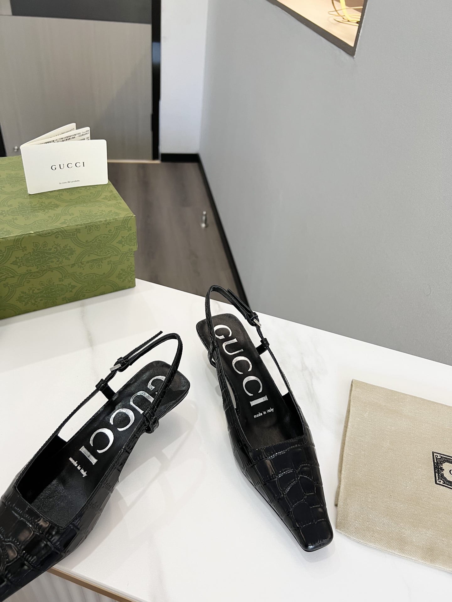 Gucci Women?S Crocodile Print Pump Black 674666 Ukq00 1000