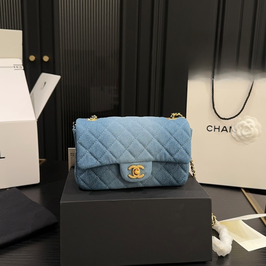 Chanel Classic Handbag Washed Denim And Gold Tone Metal Blue 19Cm A01112 B16747 Nx158