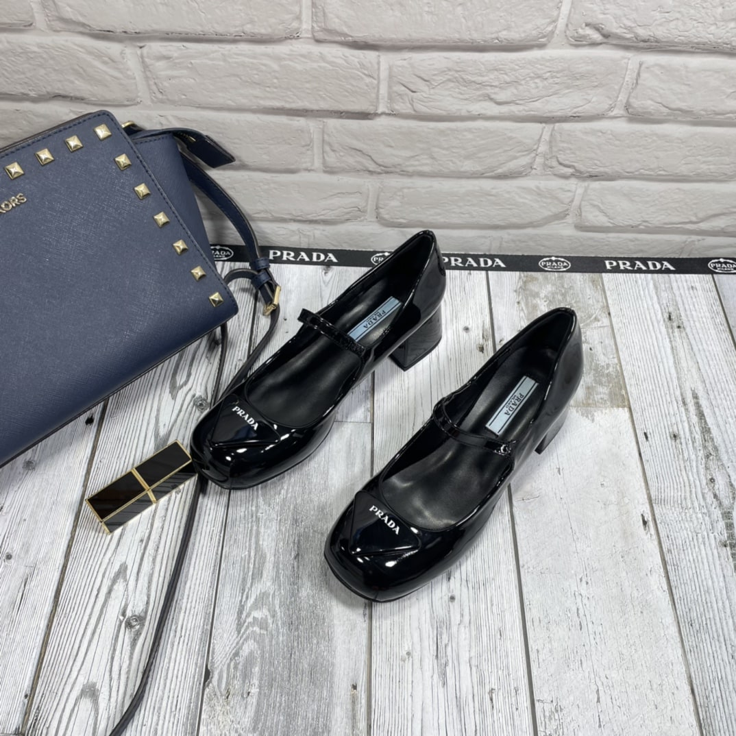 Prada Women’S Logo Patch Heeled Pumps Black 1I768Mf045069