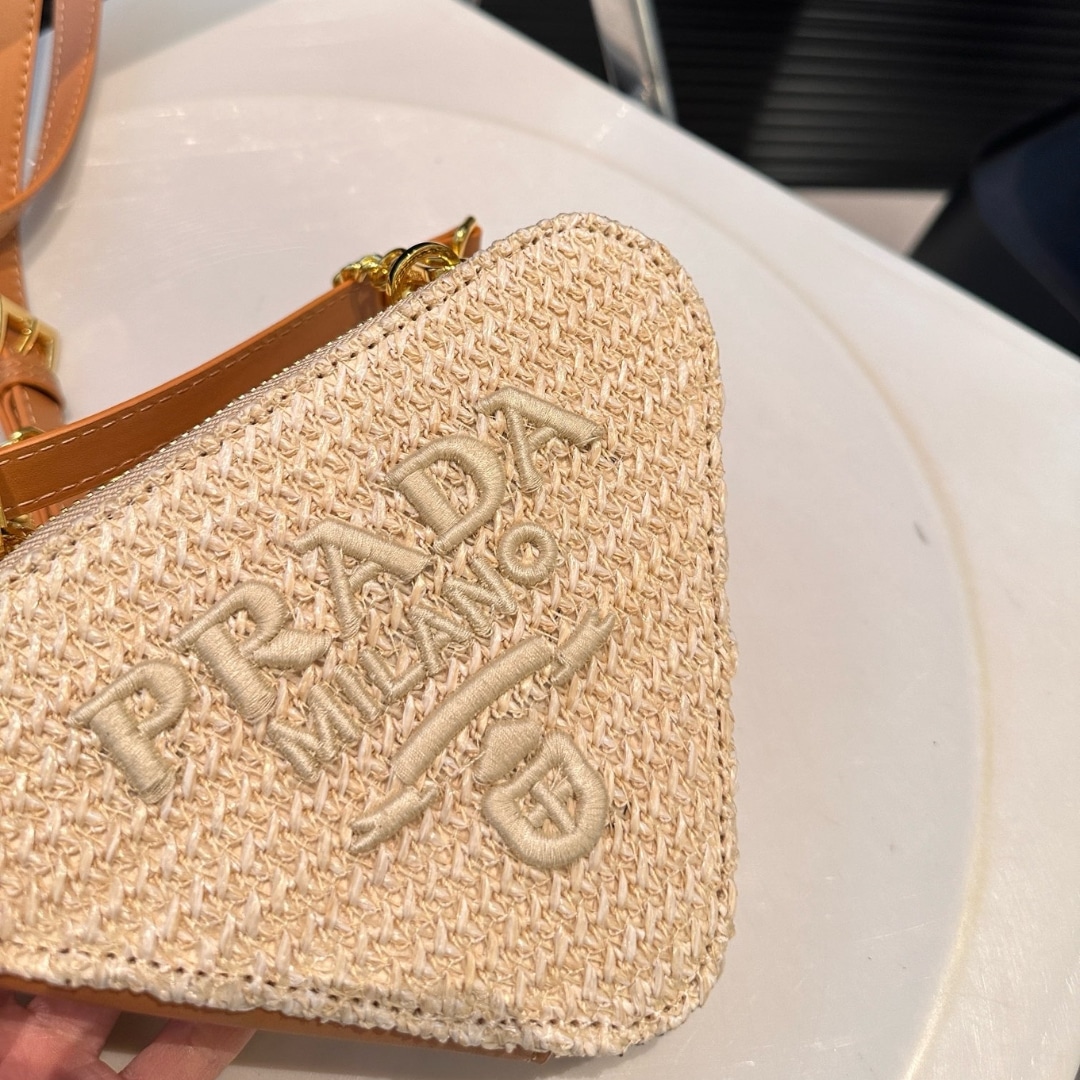 Prada Crochet Mini Pouch Natural 19cm 1NR015 2CXK F0018