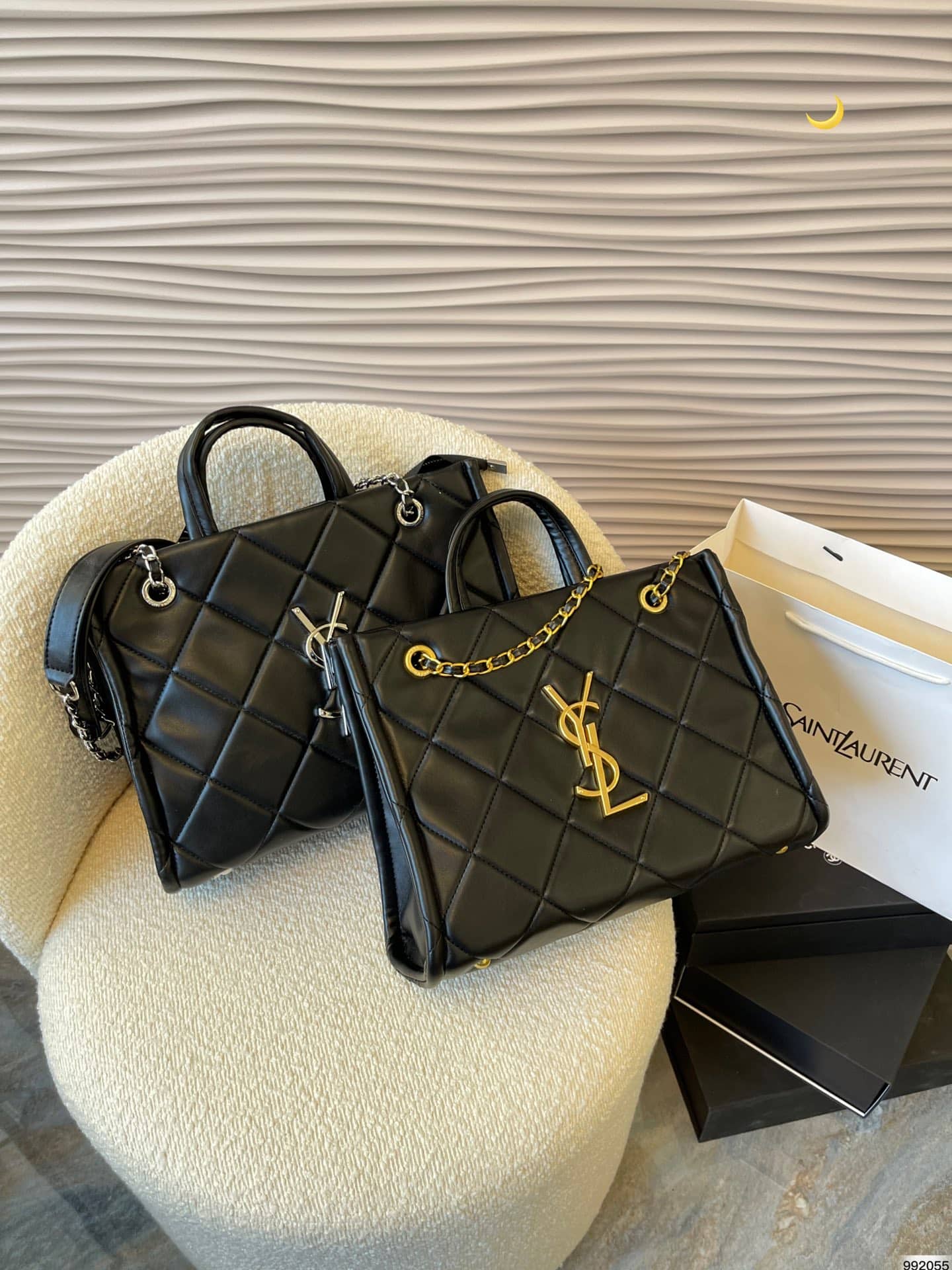 Saint Laurent Leather Tote Bag Black 31Cm