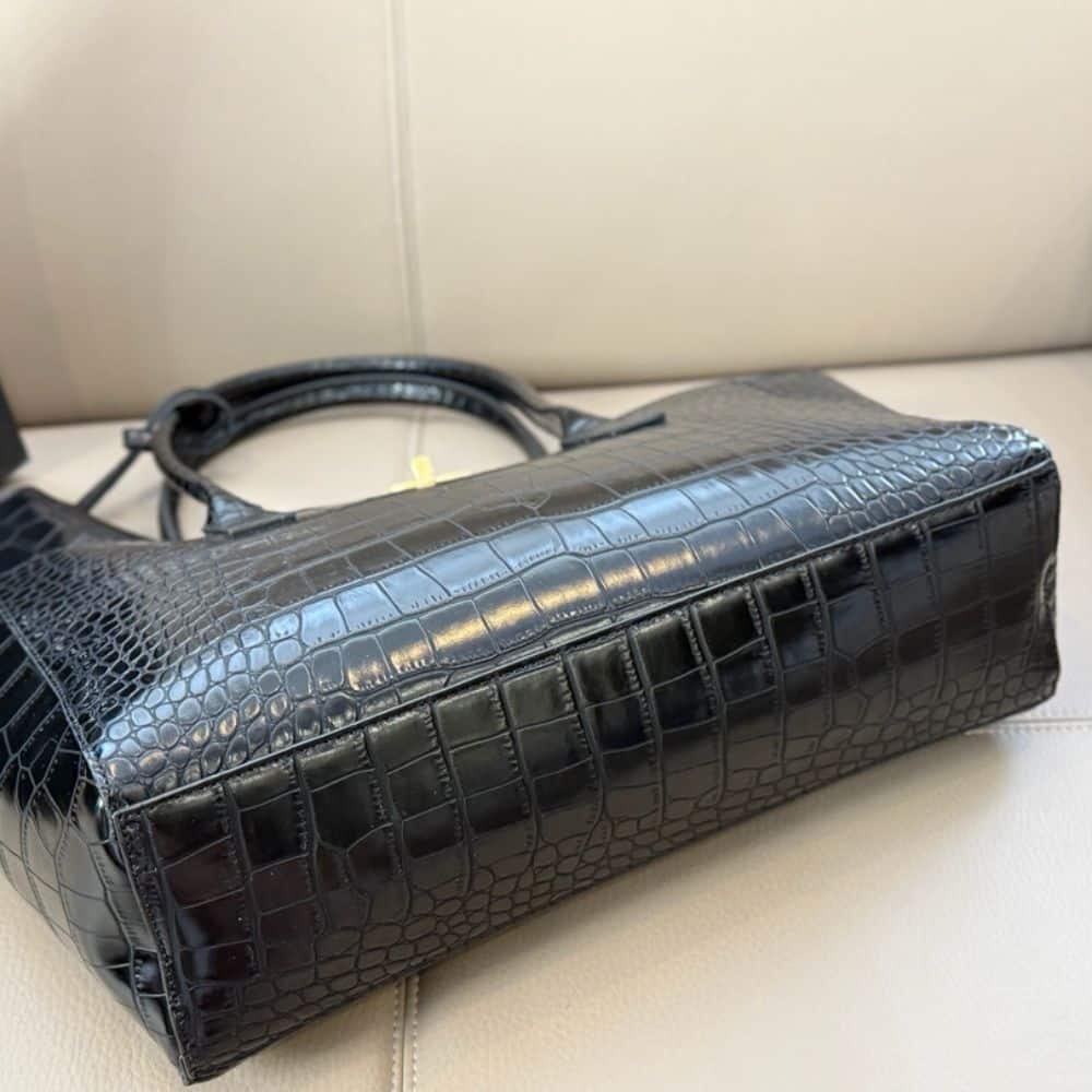 Chanel Executive Cerf Tote Black 35Cm