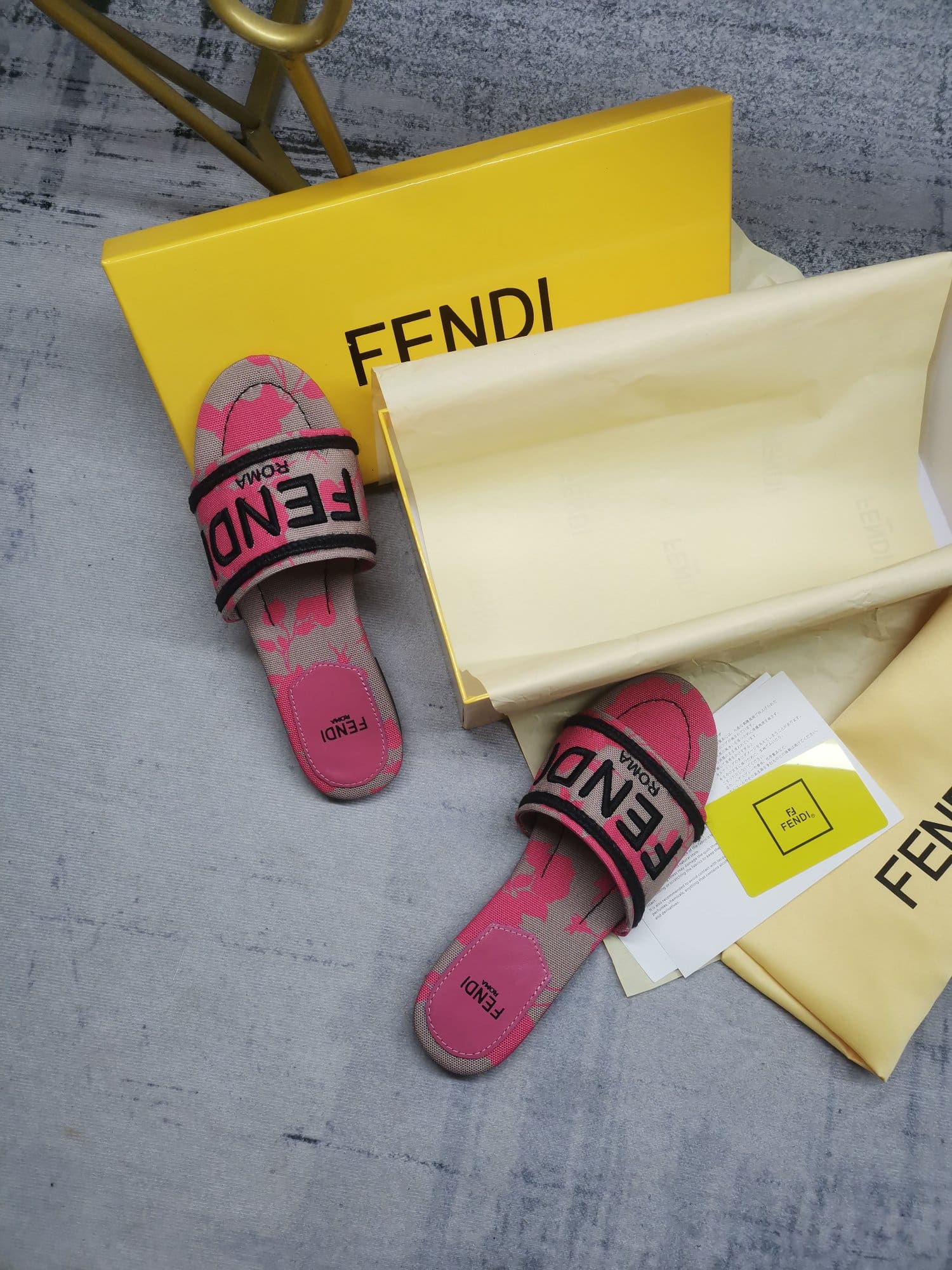 Fendi Signature Canvas Slides Pink 8R8092An7Mf1Kou