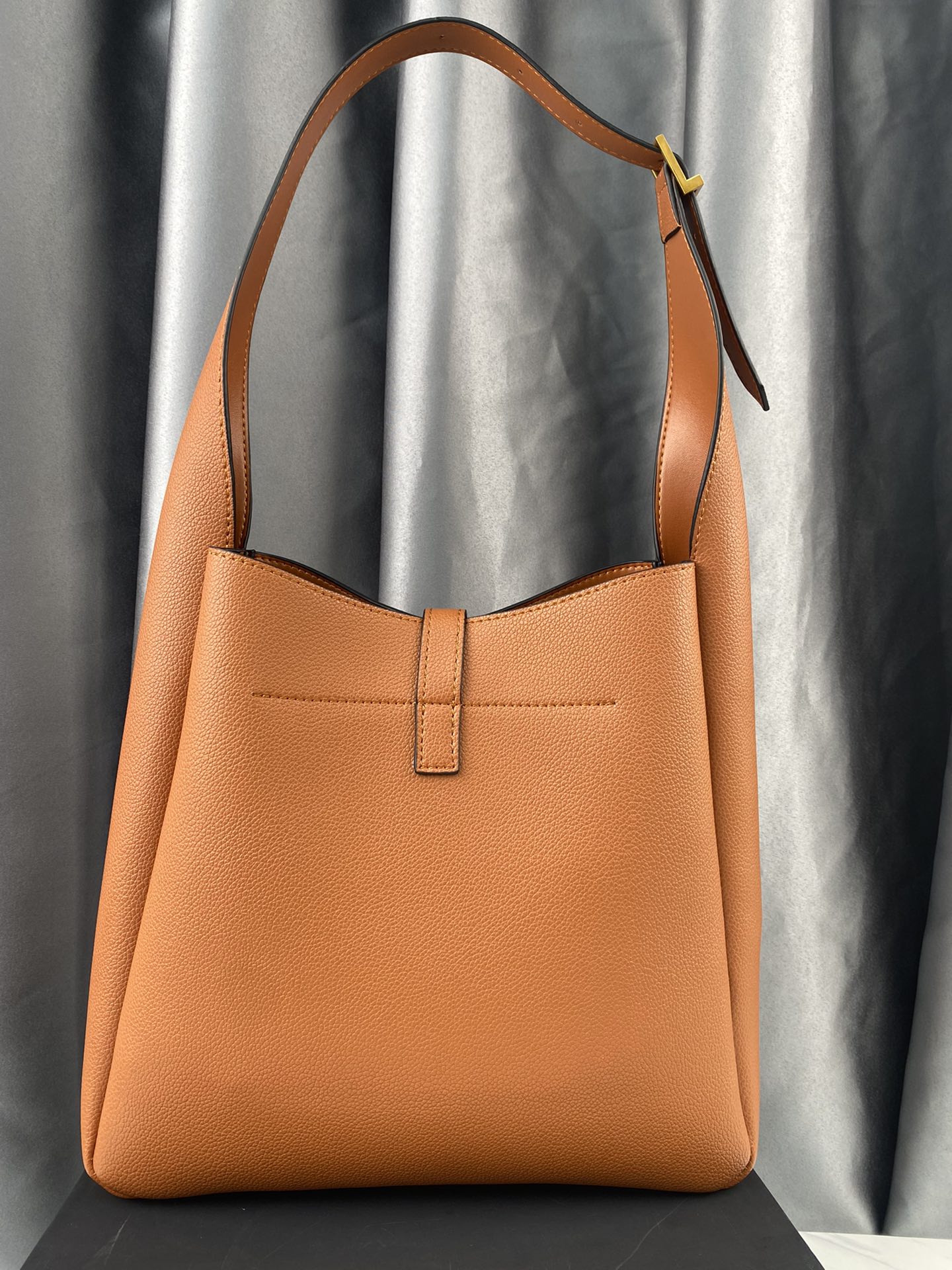 Saint Laurent 5 A 7 Soft Small Hobo Bag In Smooth Leather Beige