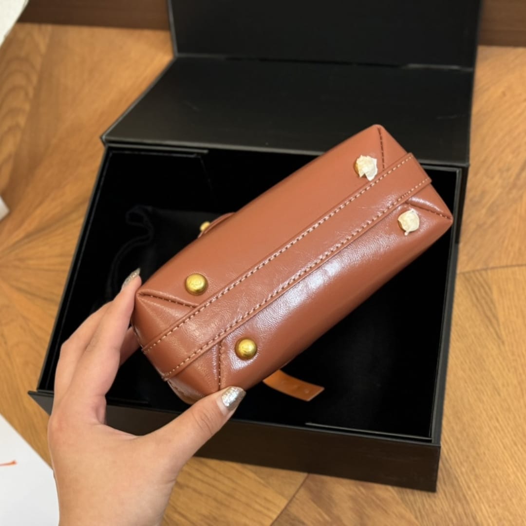 Chanel Mini Bag With Top Handle Shiny And Gold Tone Metal Brown 19Cm As4958 B16872 Ny562