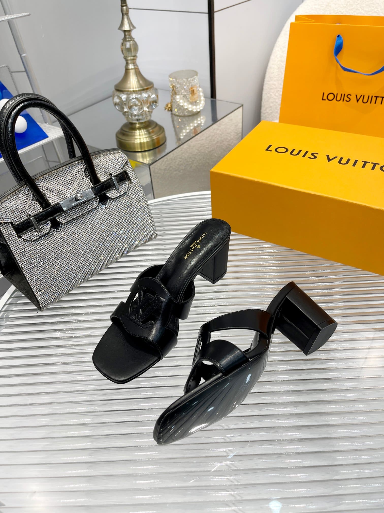 Louis Vuitton Lv Isola Mule Black