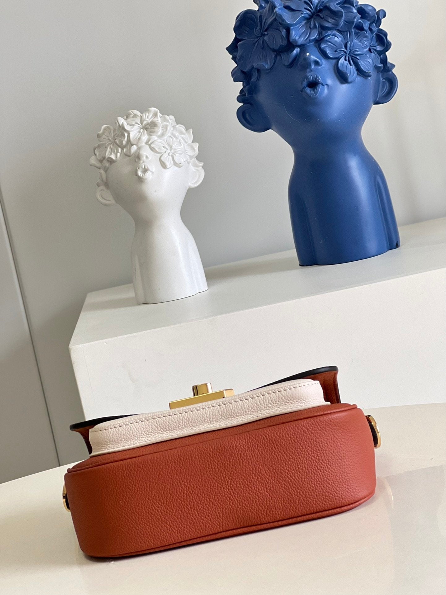 Louis Vuitton Lockme Tender 19Cm Chataigne Brown