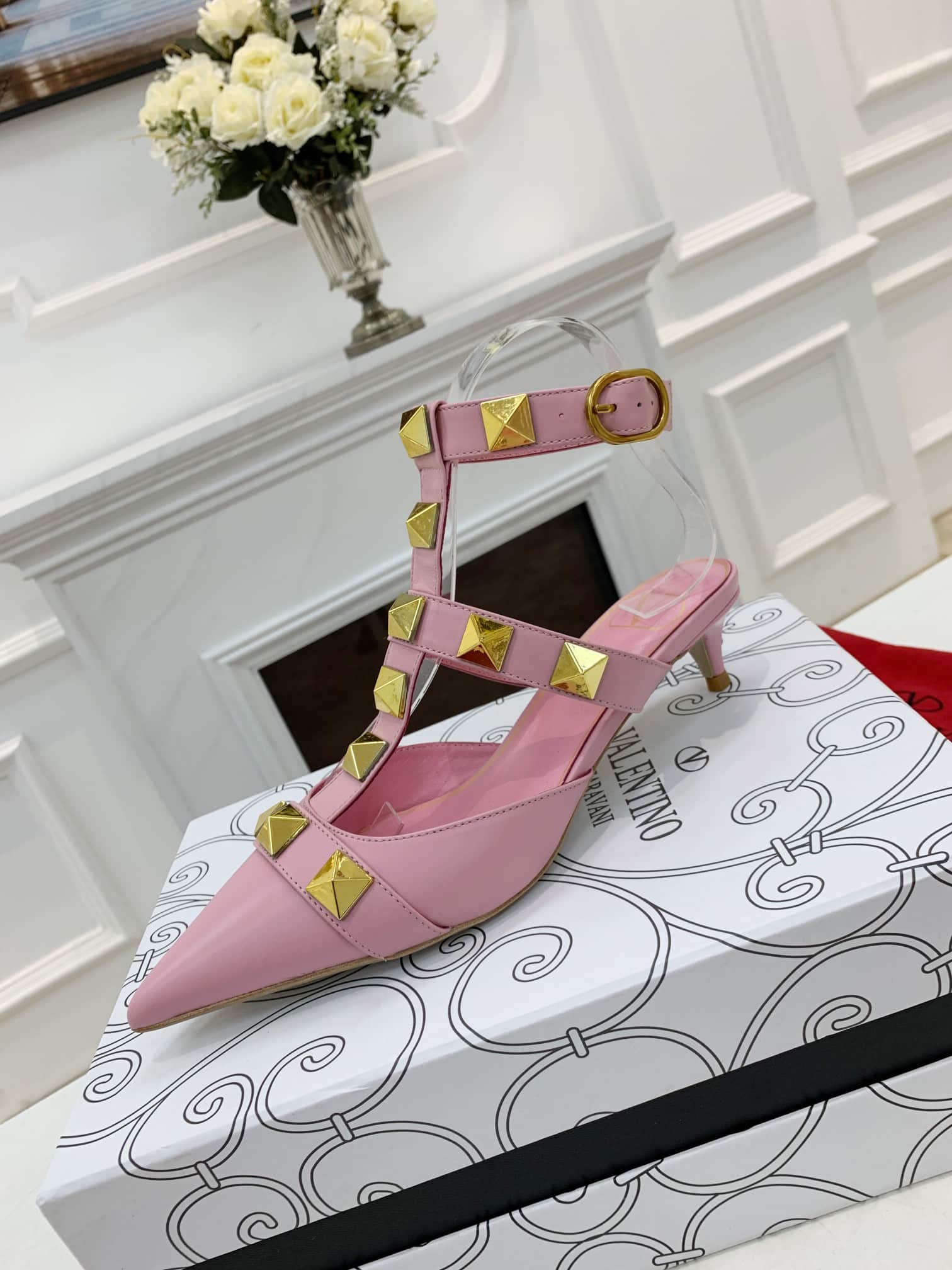 Valentino Garavani Roman Stud Kitten Heel Pumps Pink