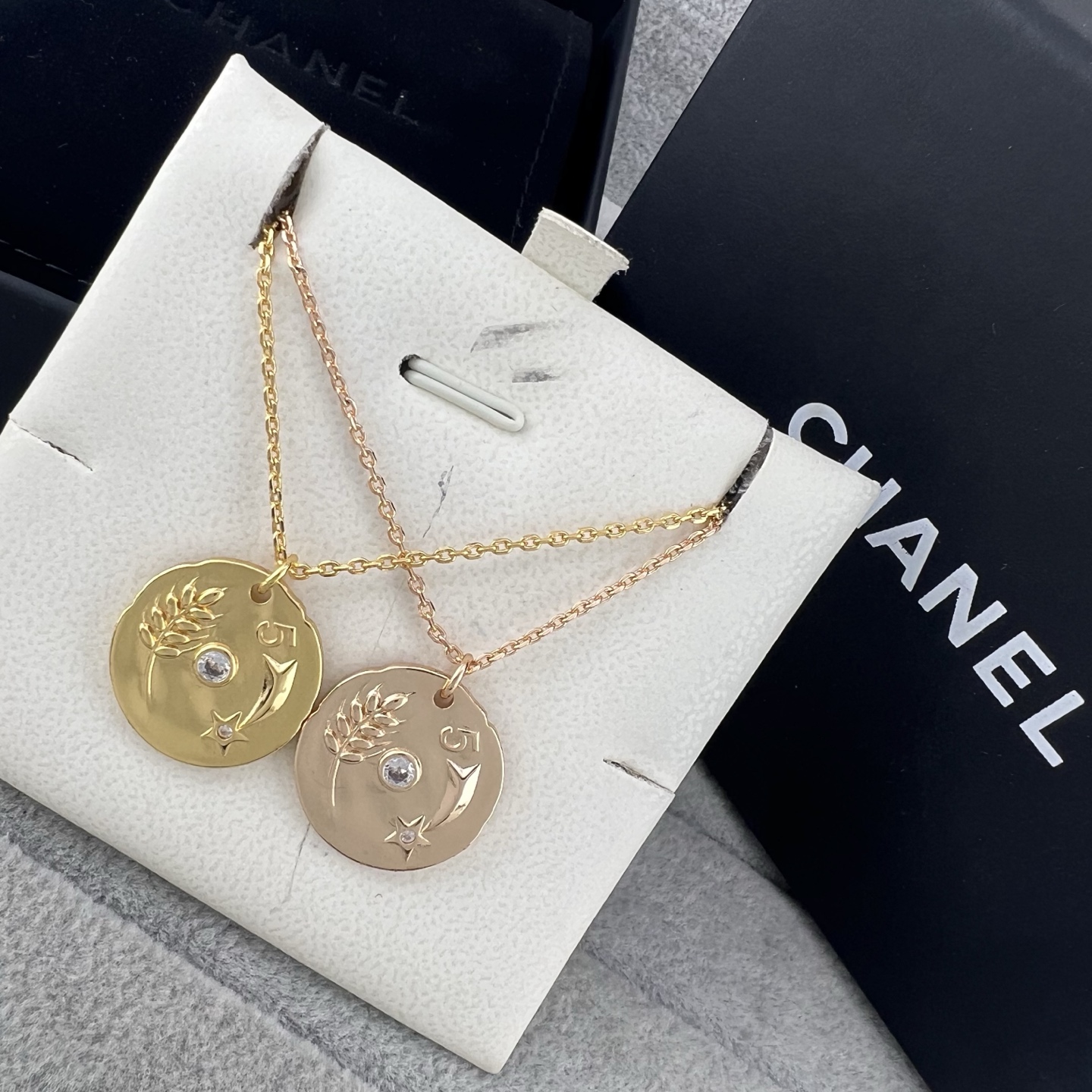 Round Camellia Wheat Ear Pendant Necklace