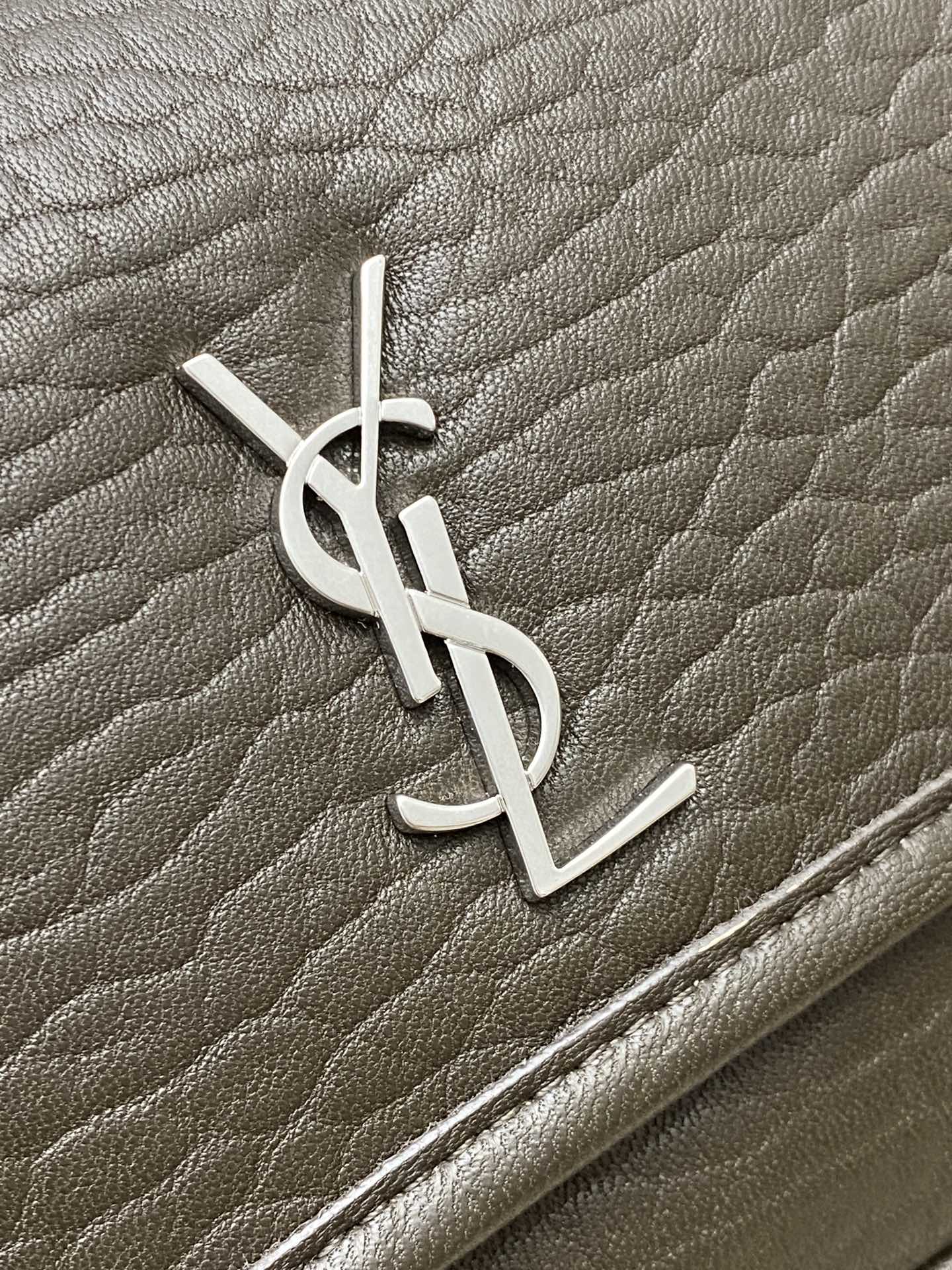 NIKI small messenger in grained lambskin
