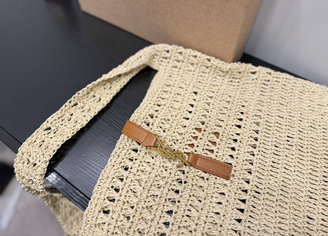 Saint Laurent Le 5 A 7 In Raffia Crochet And Smooth Leather Beige 32Cm