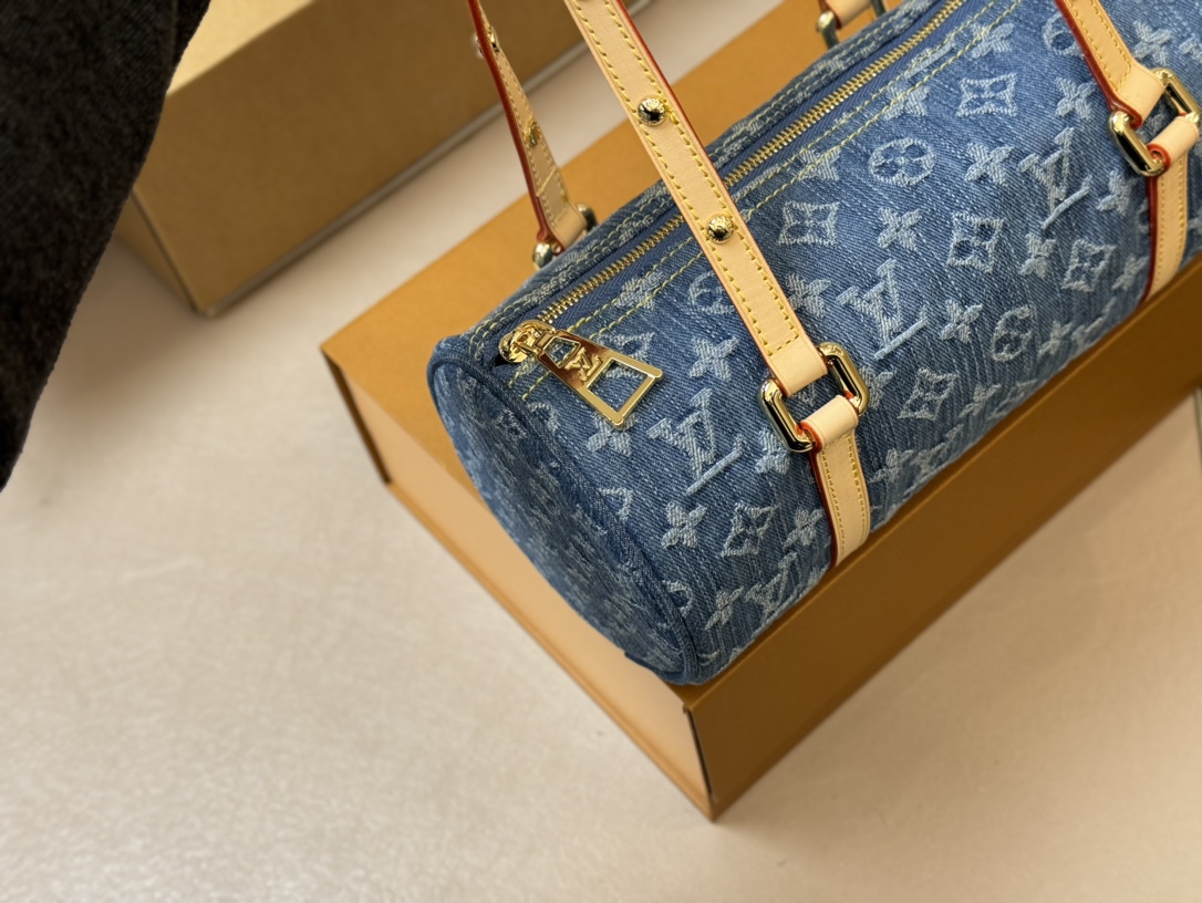 Louis Vuitton Hills Pochette Denim Blue 27Cm M82949