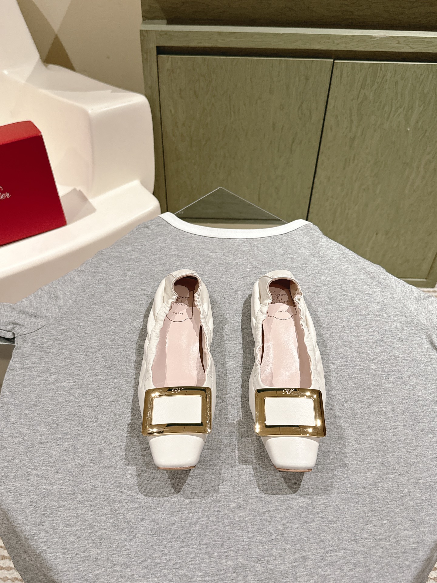 2024roger vivier new arrival-white