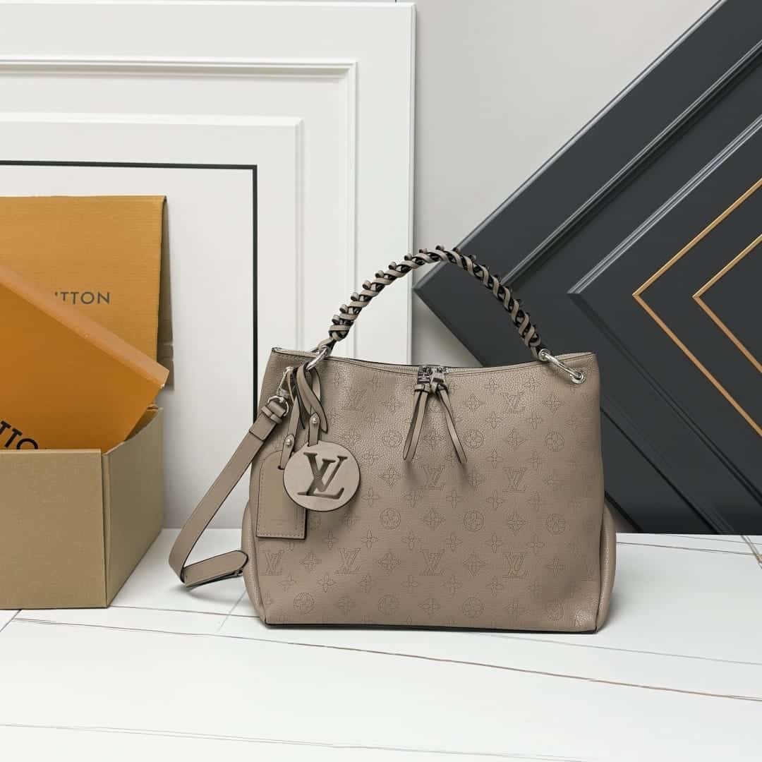 Louis Vuitton Beaubourg Hobo MM Galet Gray 32Cm M56084