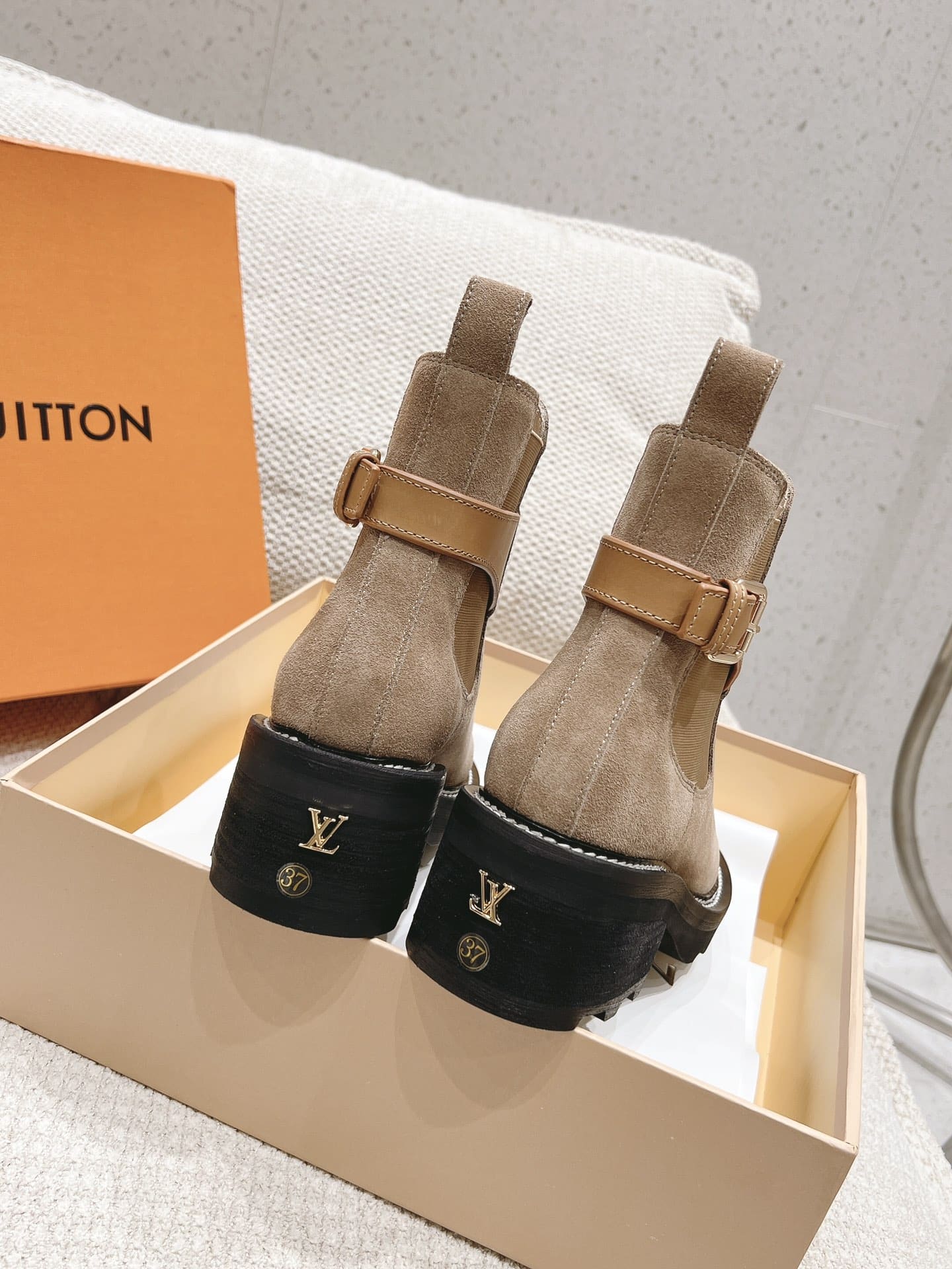 Louis Vuitton Beaubourg Ankle Boot Beige 1Ackd3