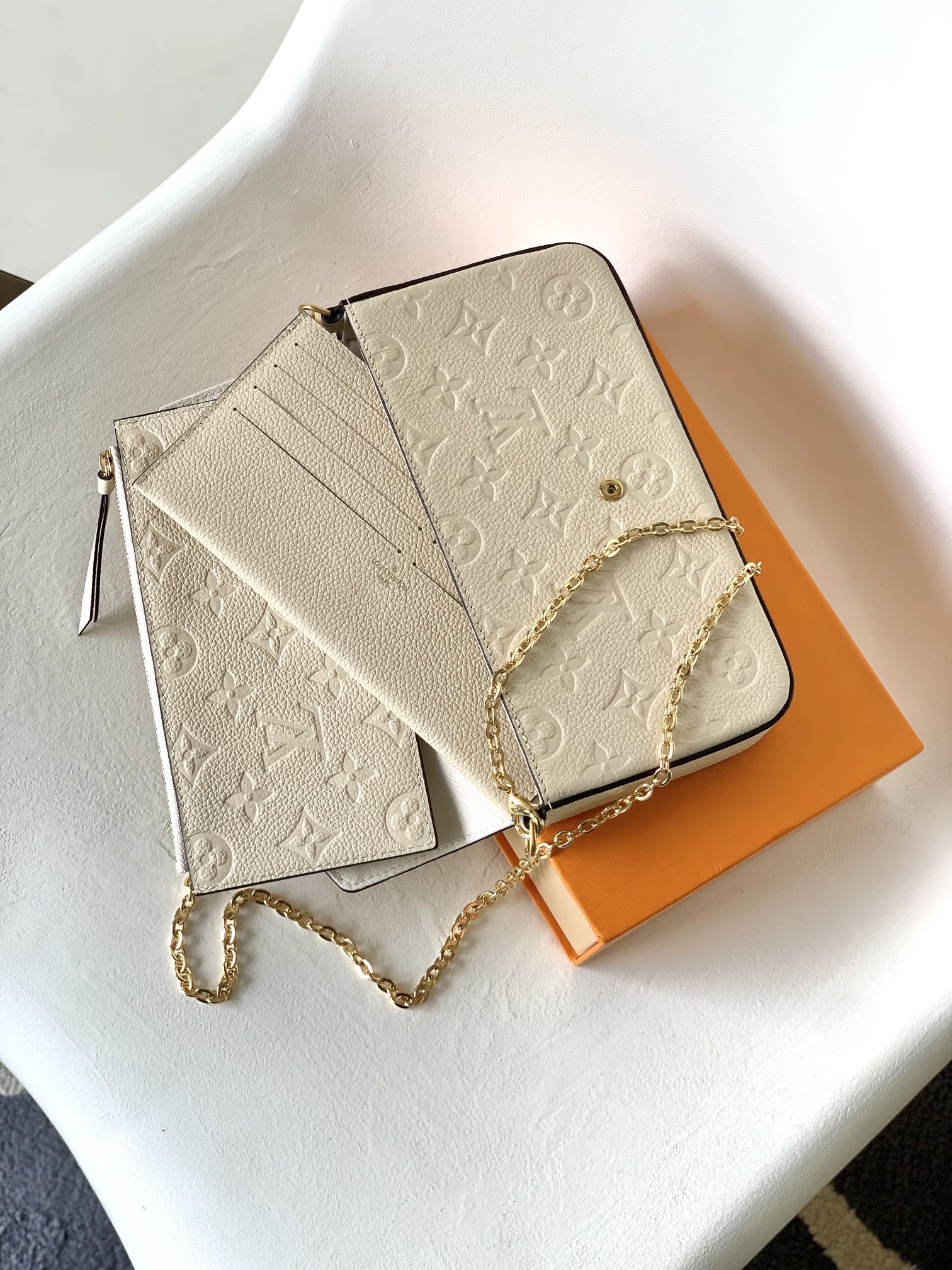 Louis Vuitton Felicie Pochette Bag Cream 21Cm