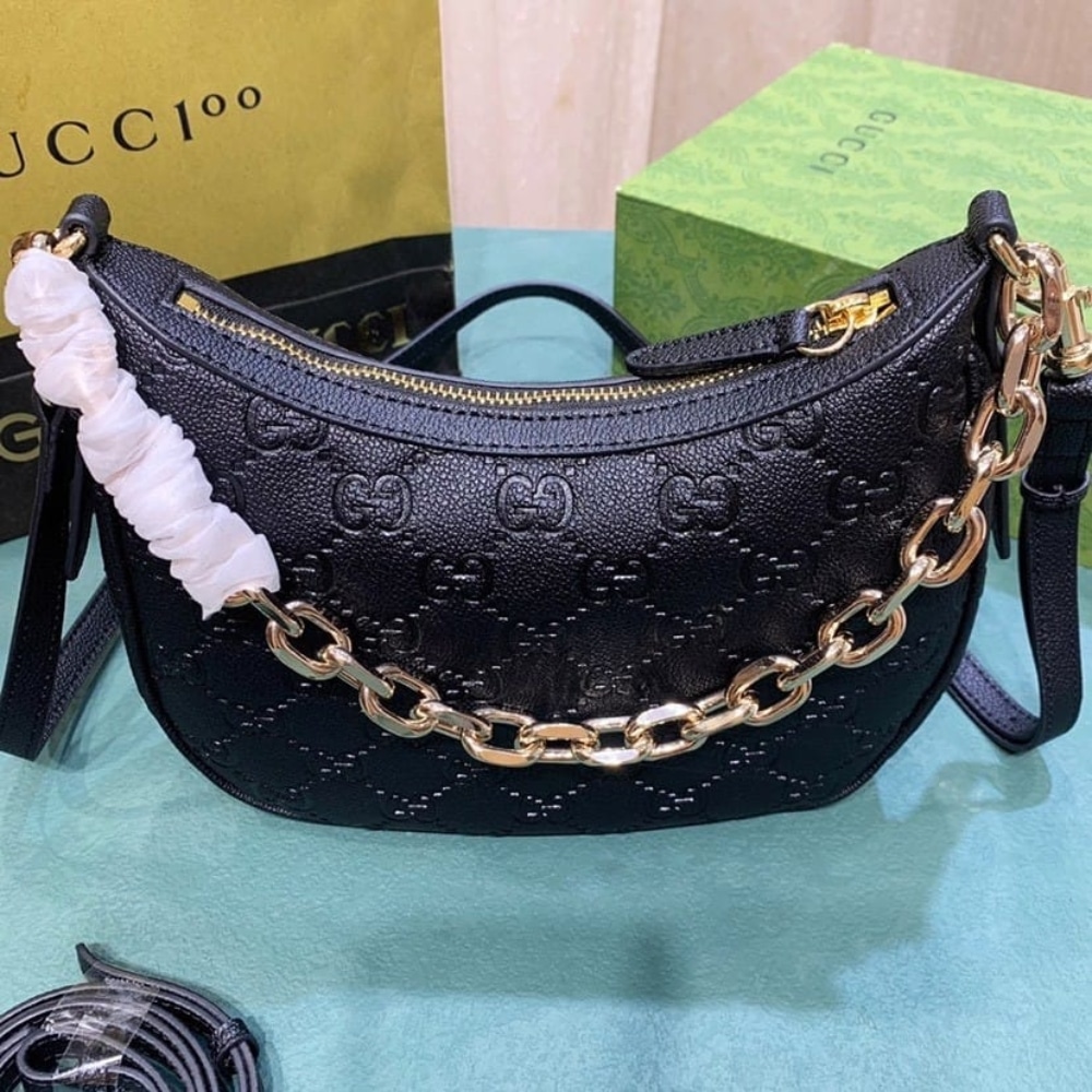 Gucci Gg Emblem Small Shoulder Bag Black 23Cm 815409 Aaeem 1000