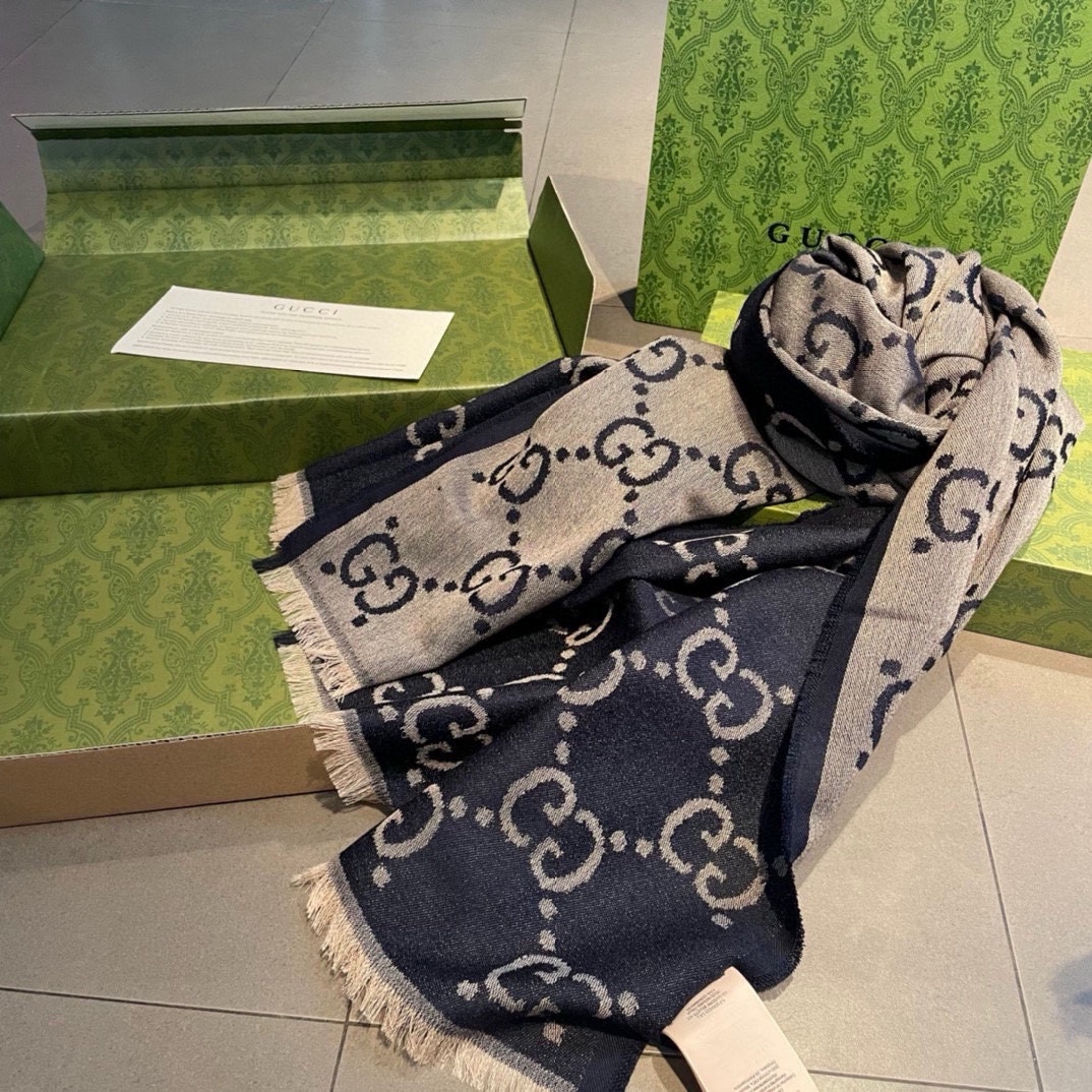 The latest exclusive custom G aging double-sided men's and women's scarves