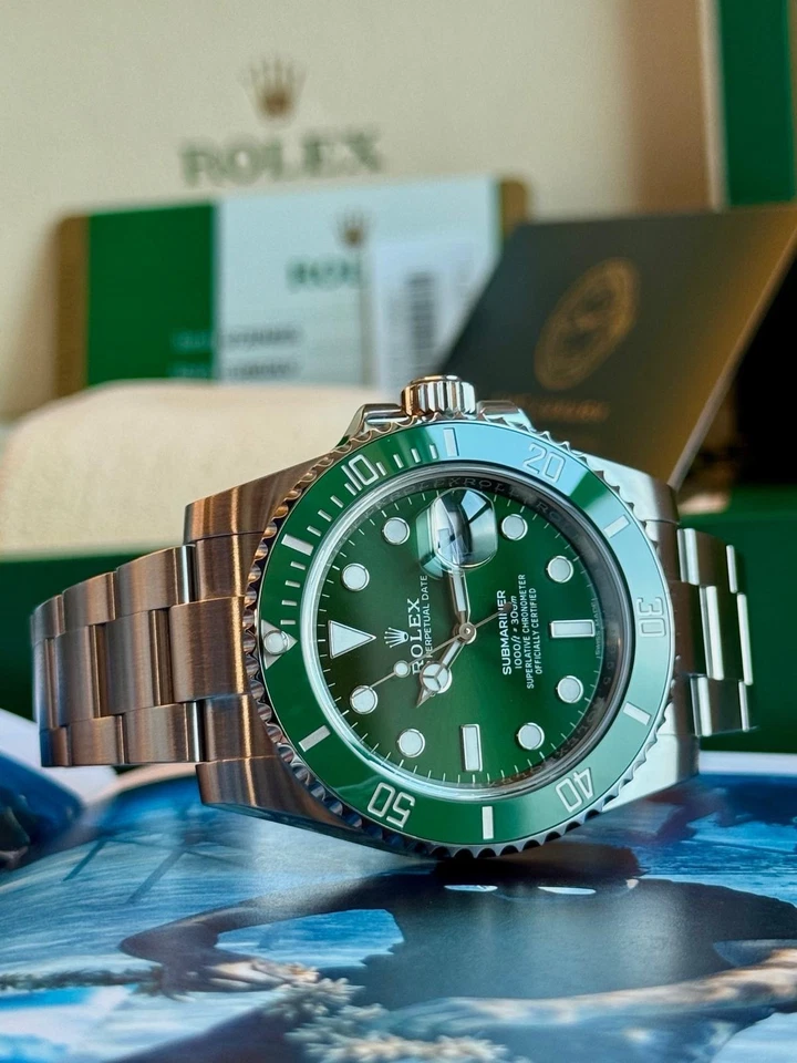 Rolex Submariner 40mm Green Dial 116610LV “Hulk”