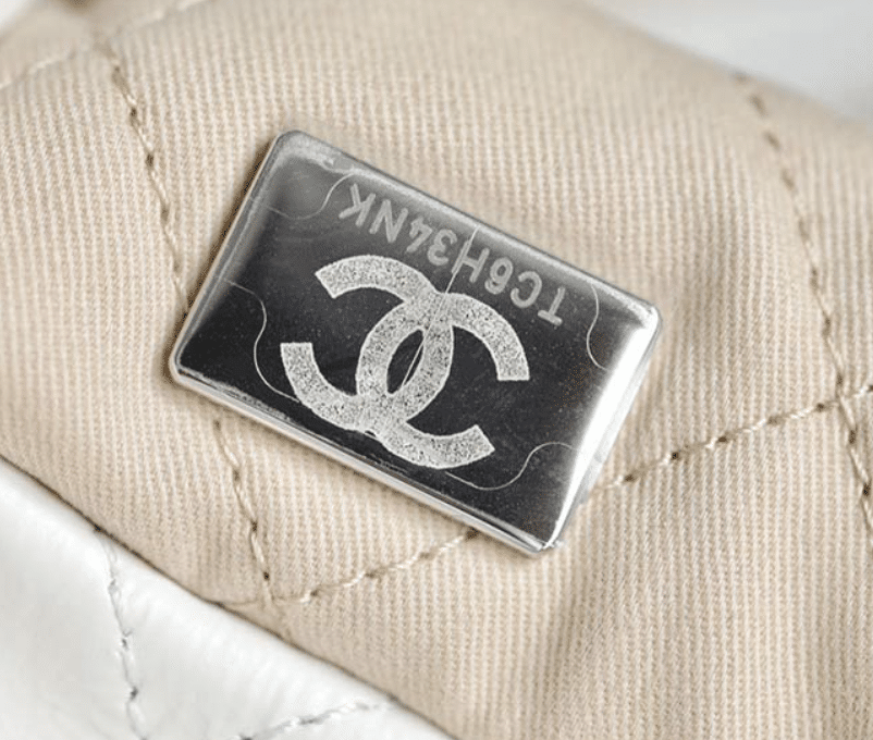 Chanel 22 Handbag White 42Cm/16.4in As3261 With Silver