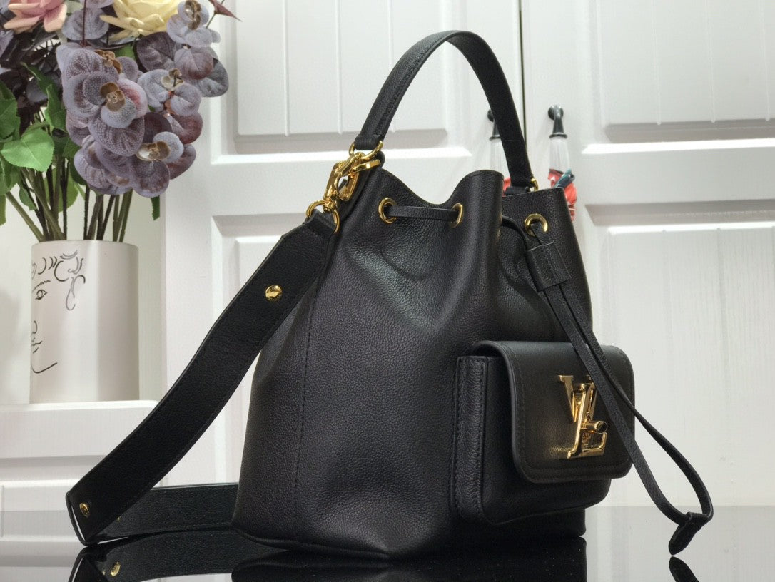 Louis Vuitton Lockme Bucket 23Cm Black